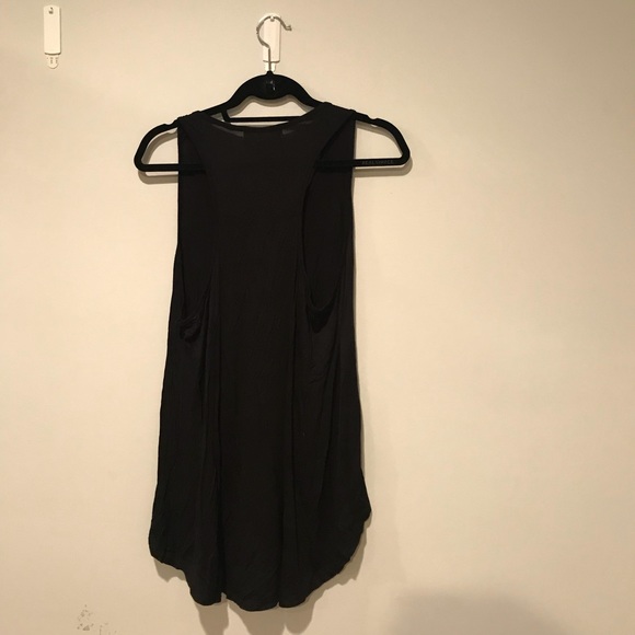 Black tank with pocket design - Picture 4 of 6